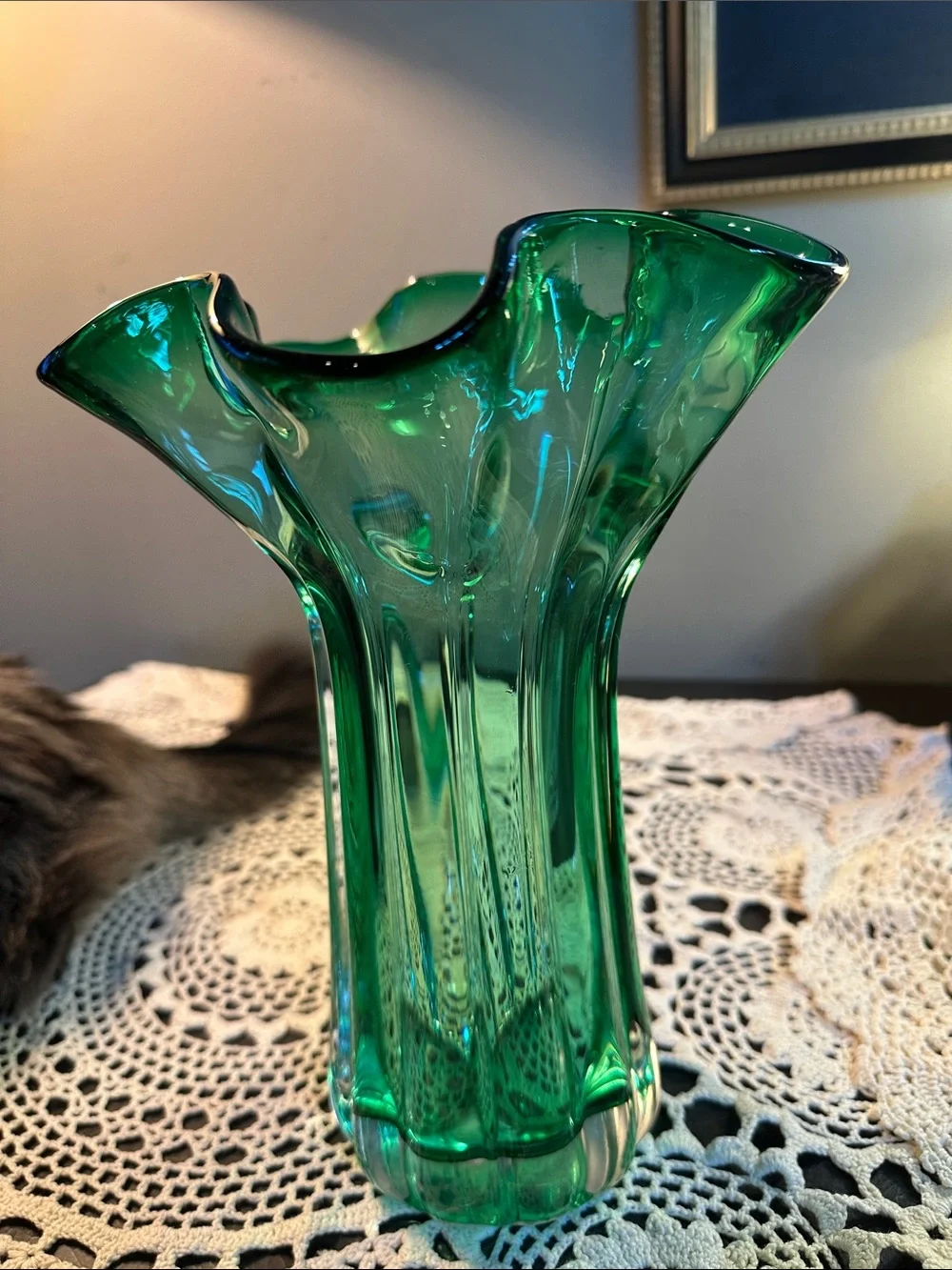 Vintage Green Art Glass Ruffled Vase - Unbranded